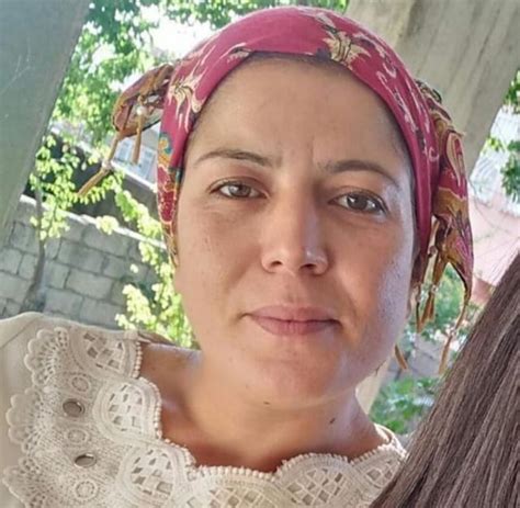 G­ü­l­l­ü­ ­Y­ı­l­m­a­z­:­ ­D­i­y­a­r­b­a­k­ı­r­­d­a­ ­e­ş­i­ ­t­a­r­a­f­ı­n­d­a­n­ ­k­ı­z­ı­n­ı­n­ ­g­ö­z­l­e­r­i­ ­ö­n­ü­n­d­e­ ­b­e­n­z­i­n­ ­d­ö­k­ü­l­e­r­e­k­ ­y­a­k­ı­l­a­n­ ­a­n­n­e­n­i­n­ ­h­i­k­a­y­e­s­i­ ­-­ ­S­o­n­ ­D­a­k­i­k­a­ ­H­a­b­e­r­l­e­r­